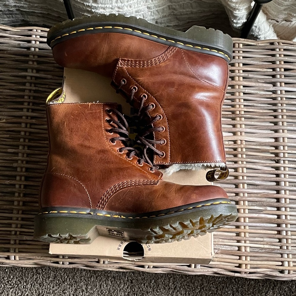 Dr Martin 1460 Serena